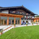 ホテル Skirast - Kirchberg 3*