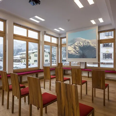 Skirast - Kirchberg Szálloda 3*