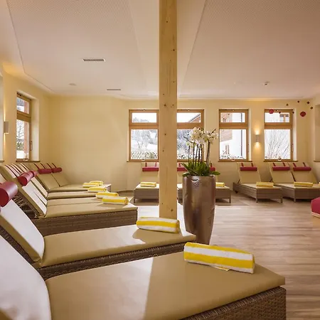 Skirast - Kirchberg Отель 3*