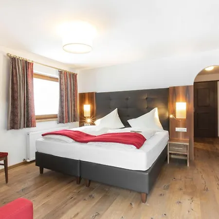 Skirast - Kirchberg Szálloda